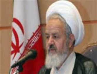 مبادا برخی عمامه‌ به سرها و سیاسیون فتنه‌گران را نوازش کنند / برخی خواص هنوز ساکتند